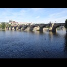 Die Karlsbrücke vor der Prager Burg